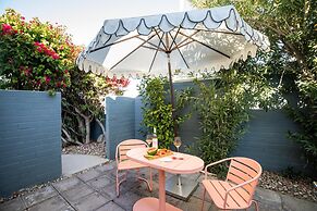 The Wesley by AvantStay – Mid-Century Modern Oasis with Pool