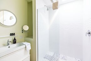 The Wesley by AvantStay – Mid-Century Modern Oasis with Pool