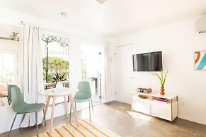 The Wesley by AvantStay – Mid-Century Modern Oasis with Pool