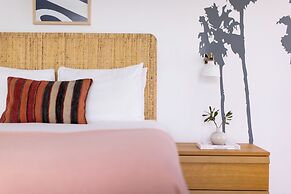 The Wesley by AvantStay – Mid-Century Modern Oasis with Pool