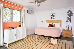 The Wesley by AvantStay – Mid-Century Modern Oasis with Pool