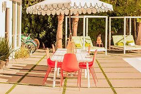 The Wesley by AvantStay – Mid-Century Modern Oasis with Pool