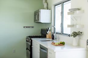 The Wesley by AvantStay – Mid-Century Modern Oasis with Pool