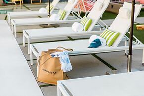 The Wesley by AvantStay – Mid-Century Modern Oasis with Pool