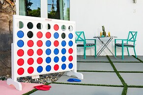 The Wesley by AvantStay – Mid-Century Modern Oasis with Pool