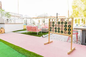 The Wesley by AvantStay – Mid-Century Modern Oasis with Pool