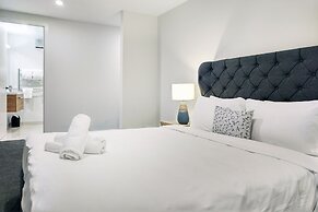 Newly Built Luxe House with Magnificent View