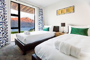 Newly Built Luxe House with Magnificent View