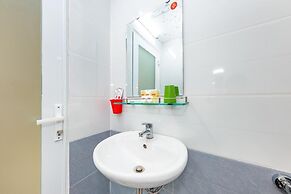 OYO 572 The Wanda Hotel