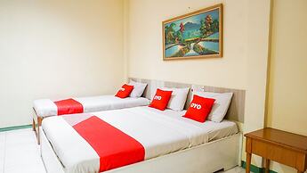 OYO 2085 Chrysanta Hotel