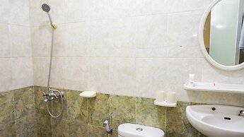 OYO 2085 Chrysanta Hotel