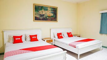 OYO 2085 Chrysanta Hotel