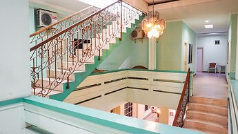 OYO 2085 Chrysanta Hotel