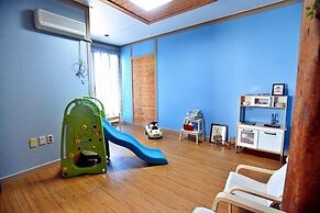 Luna in Jeju Pension