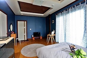 Luna in Jeju Pension