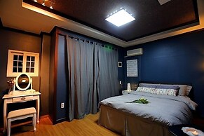 Luna in Jeju Pension