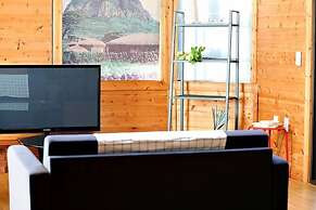 Luna in Jeju Pension