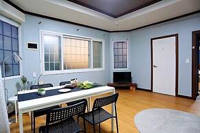 Luna in Jeju Pension