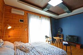 Luna in Jeju Pension