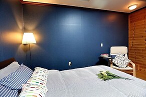 Luna in Jeju Pension