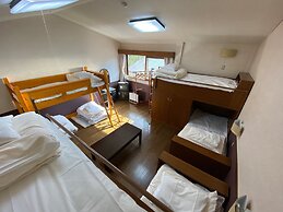 Guest House Nishiborakan - Hostel