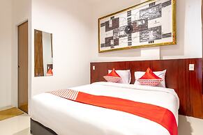 Super OYO 1377 Os Residence