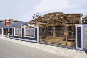 Capital O 1541 Puri Cikole Asri