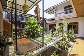 Capital O 1541 Puri Cikole Asri