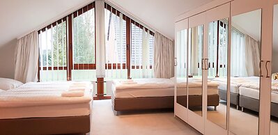 Tolstov-Hotels Beautiful Villa with Big Garden