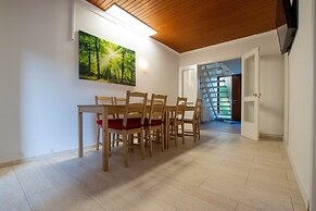 Tolstov-Hotels Beautiful Villa with Big Garden