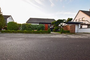 Tolstov-Hotels Beautiful Villa with Big Garden