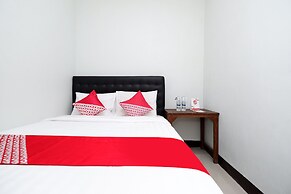 Super OYO 1565 Palebon Residence