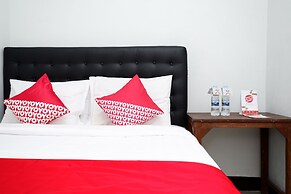 Super OYO 1565 Palebon Residence