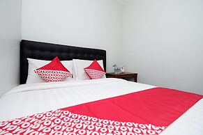 Super OYO 1565 Palebon Residence