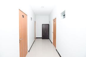 Super OYO 1565 Palebon Residence