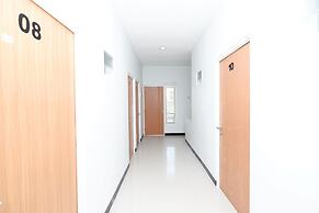 Super OYO 1565 Palebon Residence