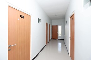 Super OYO 1565 Palebon Residence