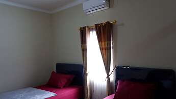 OYO 1692 Villa Akbar 3