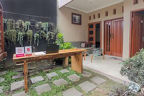 OYO 1692 Villa Akbar 3