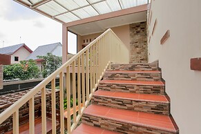 OYO 1692 Villa Akbar 3