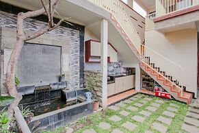 OYO 1692 Villa Akbar 3