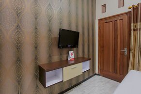 OYO 1692 Villa Akbar 3