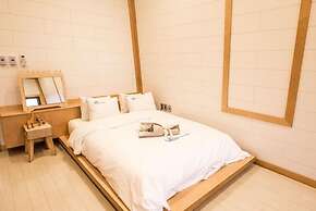 Visby Jeju Palm Village