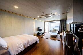 Visby Jeju Palm Village