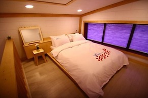 Visby Jeju Palm Village