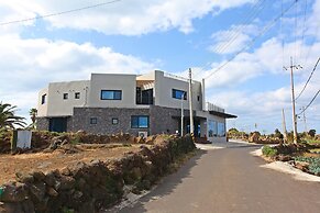 Sea and Star Pension