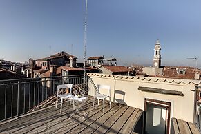 Venice Skyline View Sudio Apartment