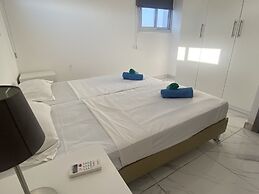 Nissi Adonis Suites