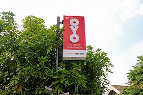 OYO 1784 Hj. Aniek Residence