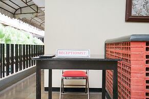 OYO Life 2090 Ratna Backpacker Syariah